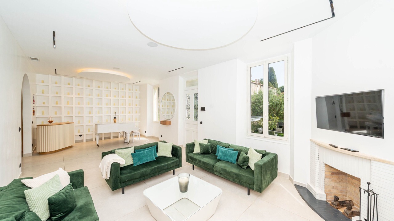 Photo of Livingroom in Prado - Republique