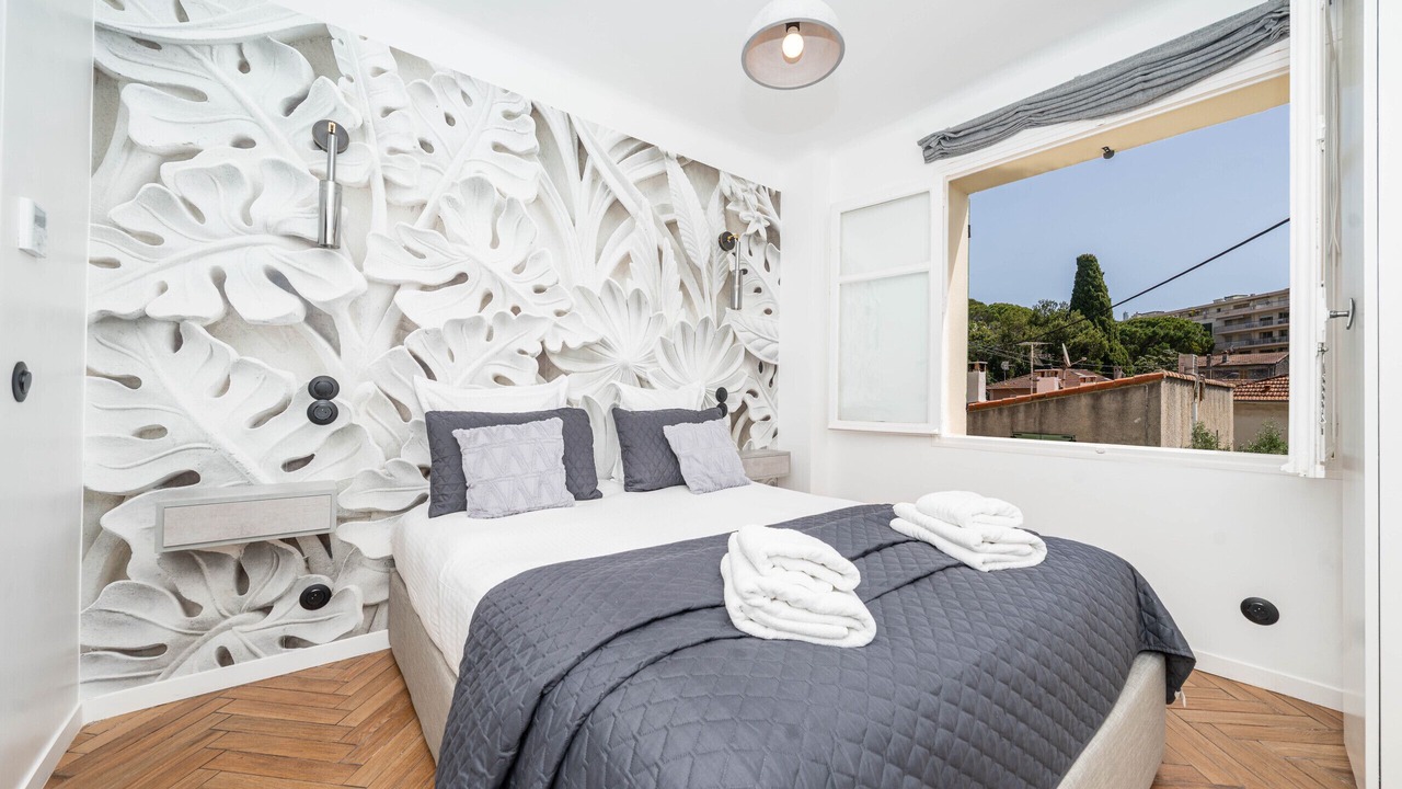 Photo of Bedroom in Prado - Republique