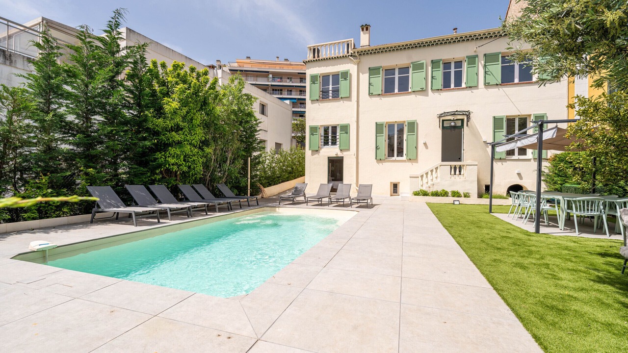 Photo of Outdoor in Prado - Republique