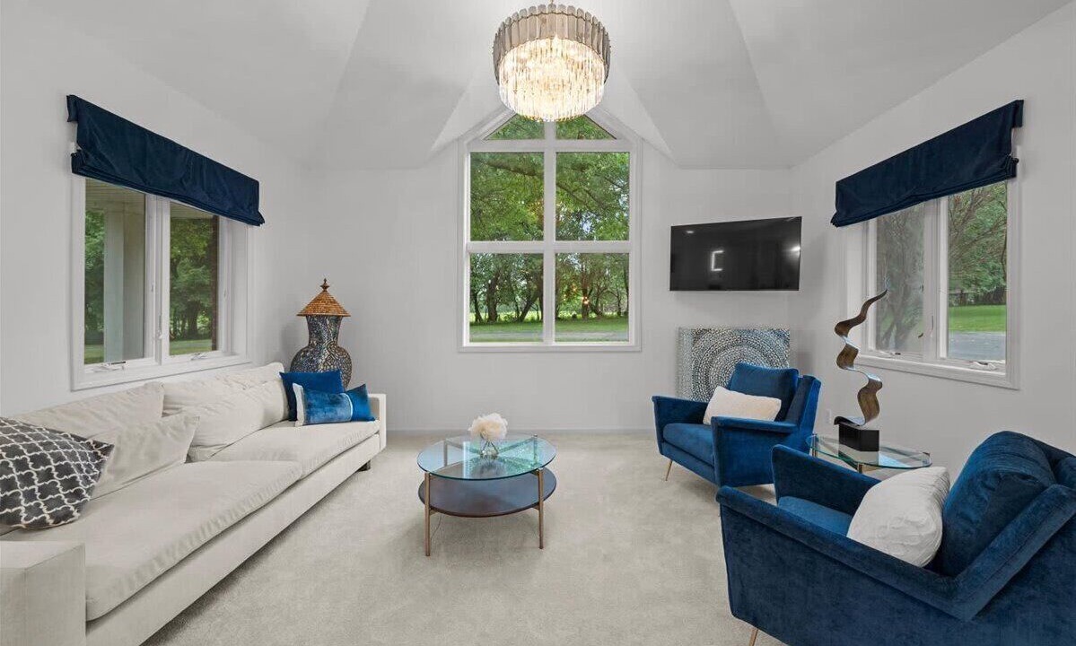 Photo of Livingroom in Lee's Summit