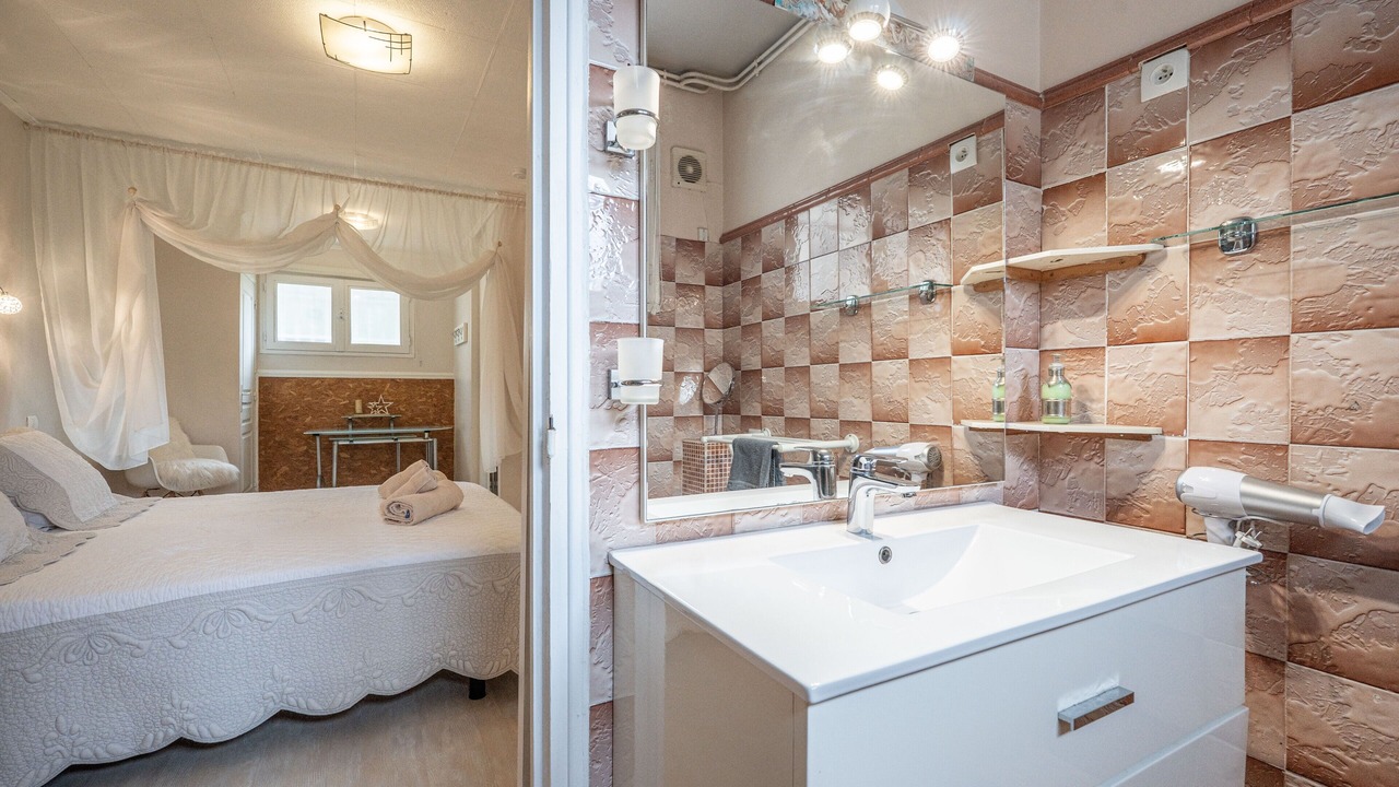 Photo of Bathroom in Tarascon-sur-Ariege