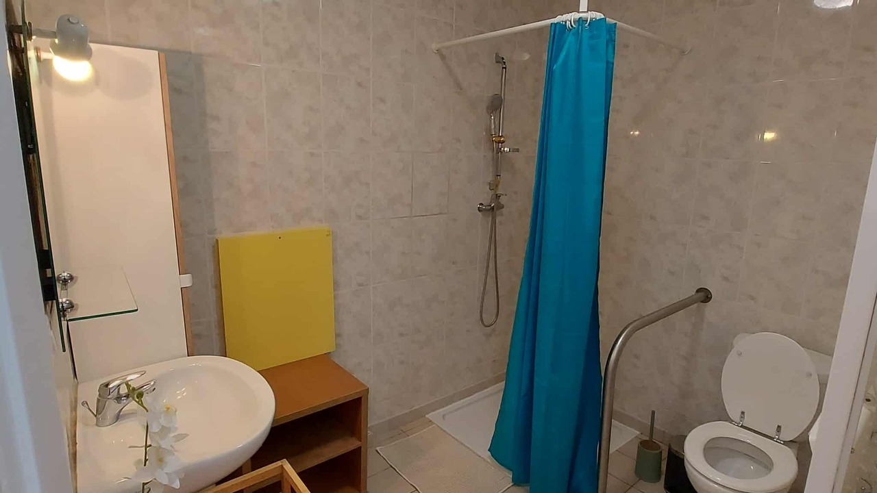 Photo of Bathroom in Mericourt