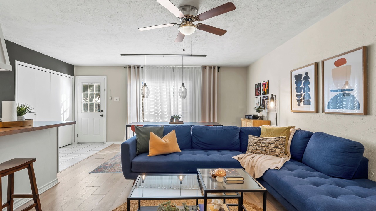 Photo of Livingroom in North Richland Hills