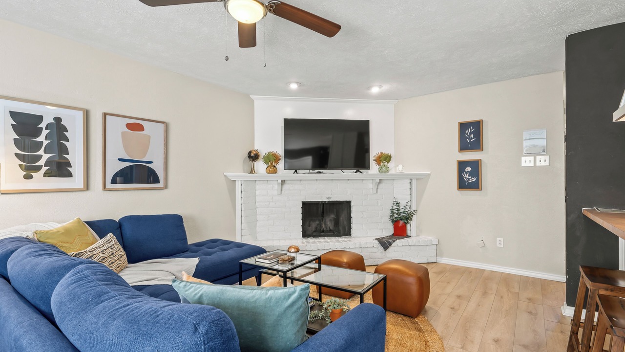 Photo of Livingroom in North Richland Hills