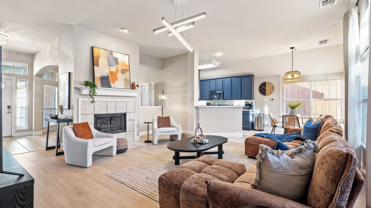Photo of Livingroom in The Colony
