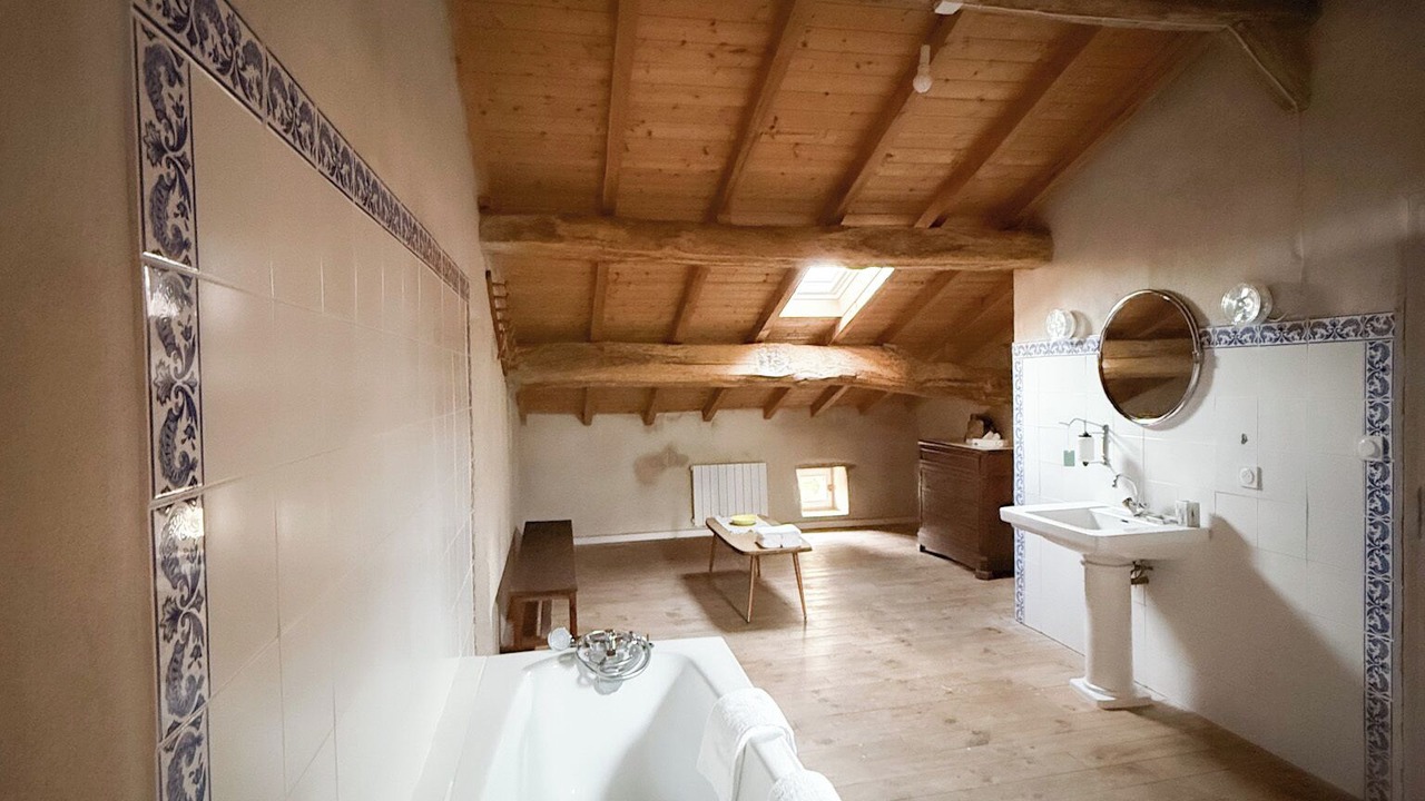 Photo of Bathroom in Saint-Leonard