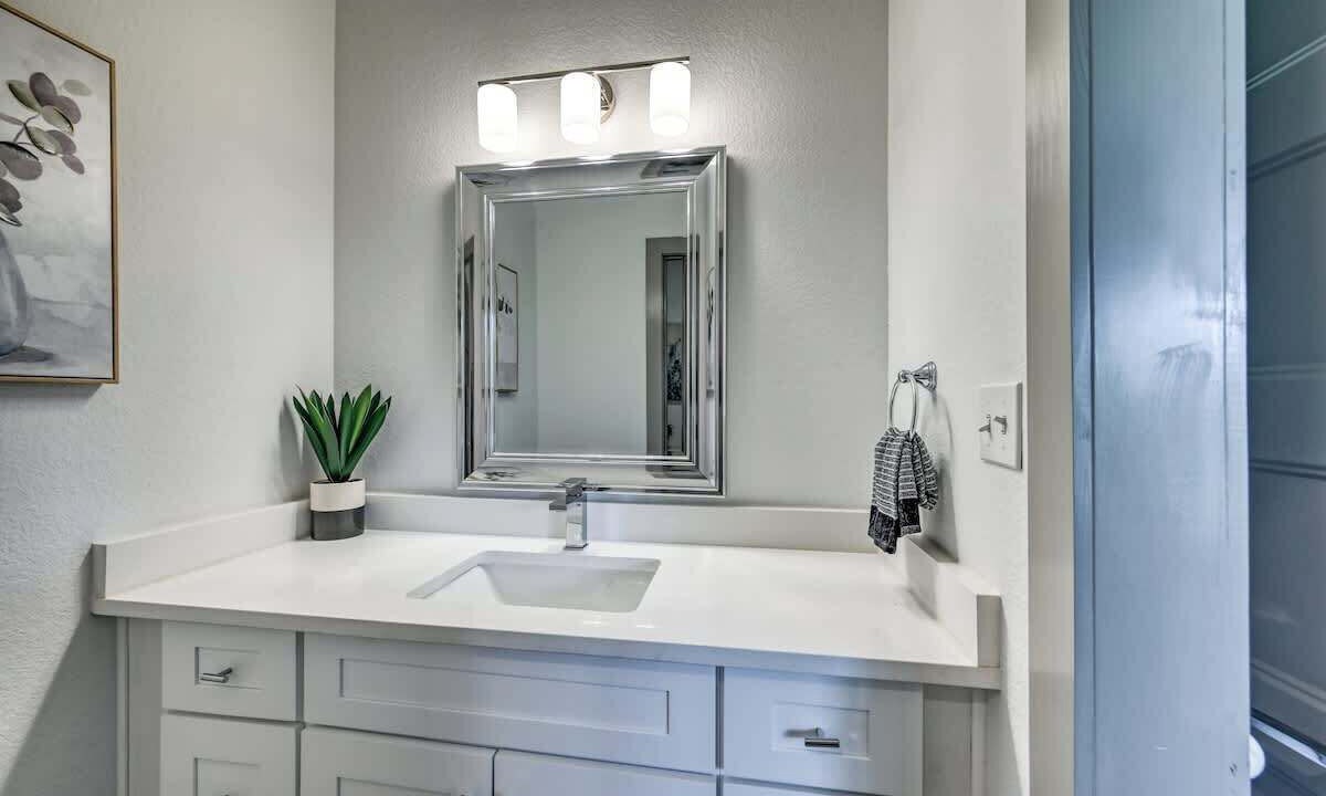 Photo of Bathroom in Point Venture
