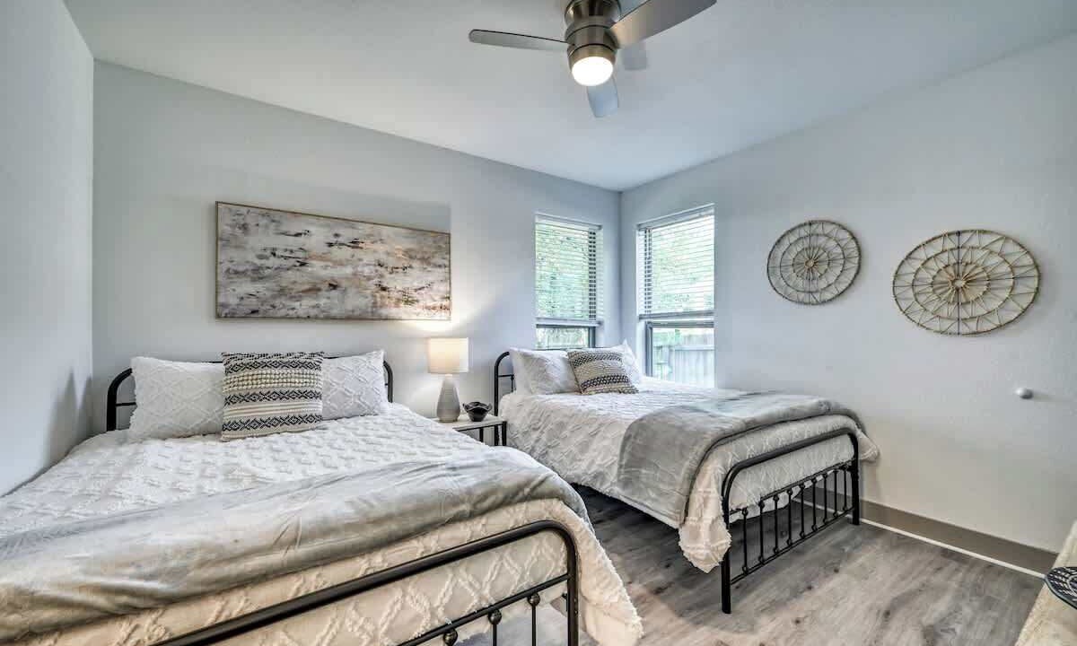 Photo of Bedroom in Point Venture
