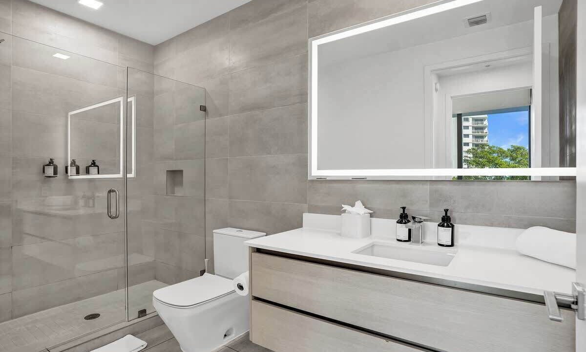 Photo of Bathroom in West Avenue