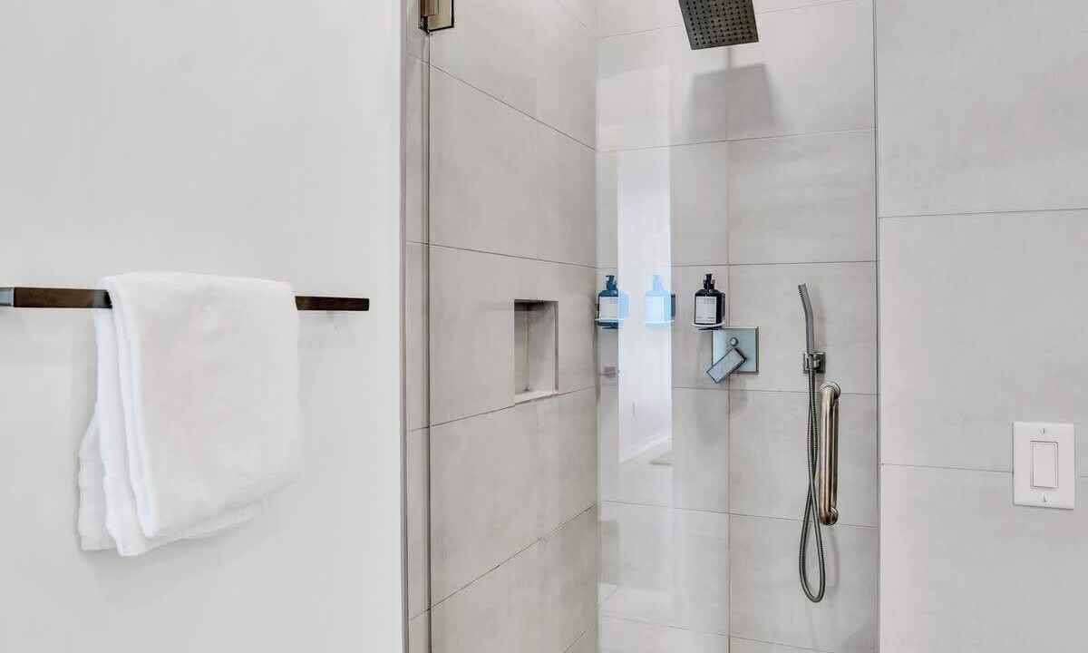 Photo of Bathroom in West Avenue