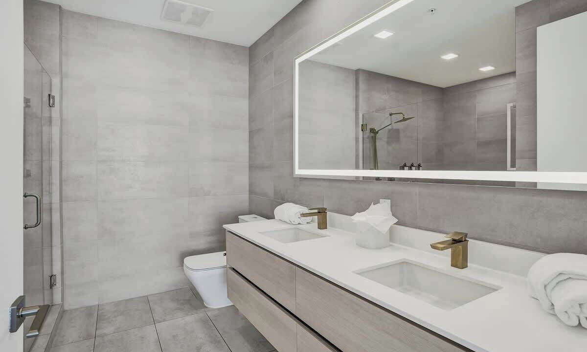 Photo of Bathroom in West Avenue
