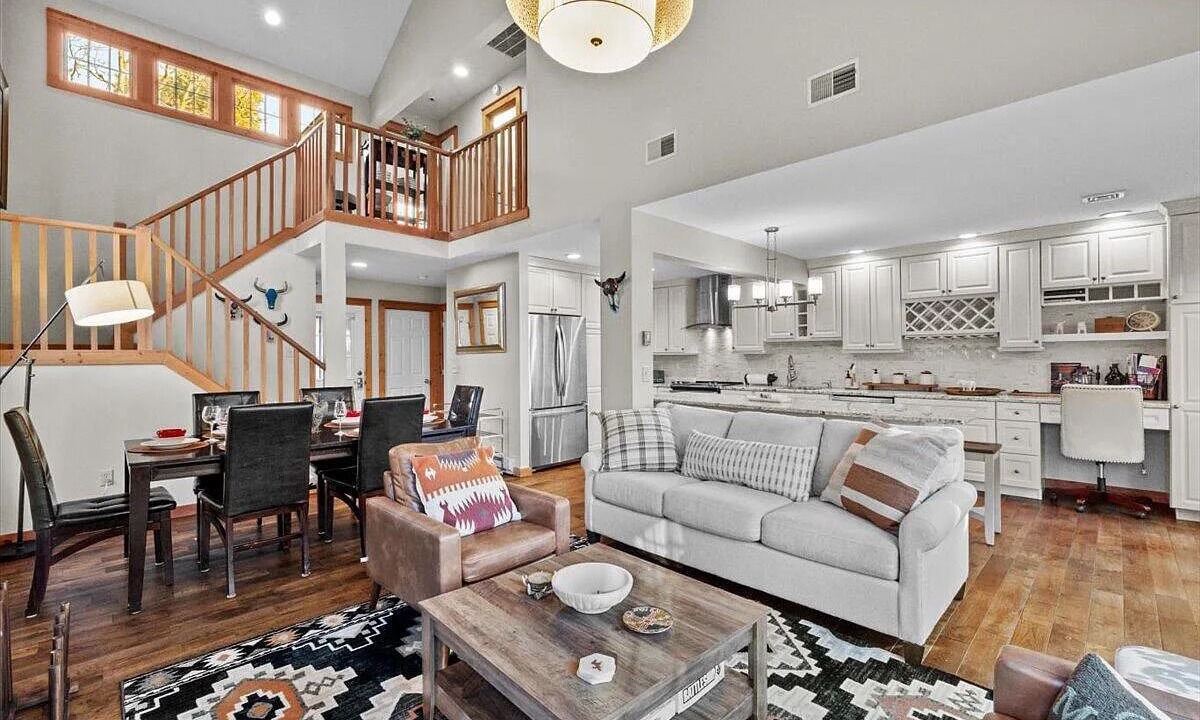 Photo of Livingroom in Tannersville