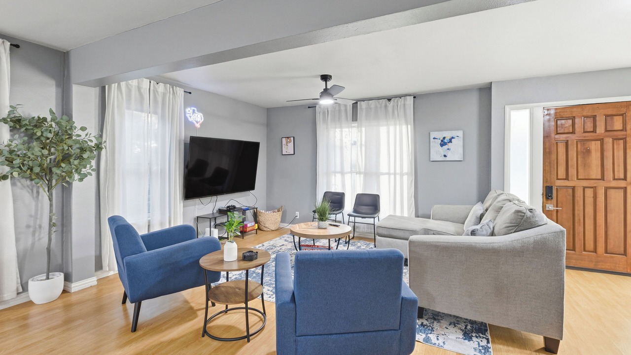 Photo of Livingroom in Parker Lane