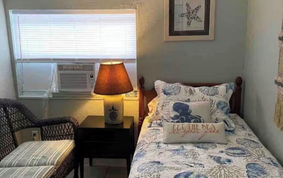 Photo of Bedroom in Lake Worth