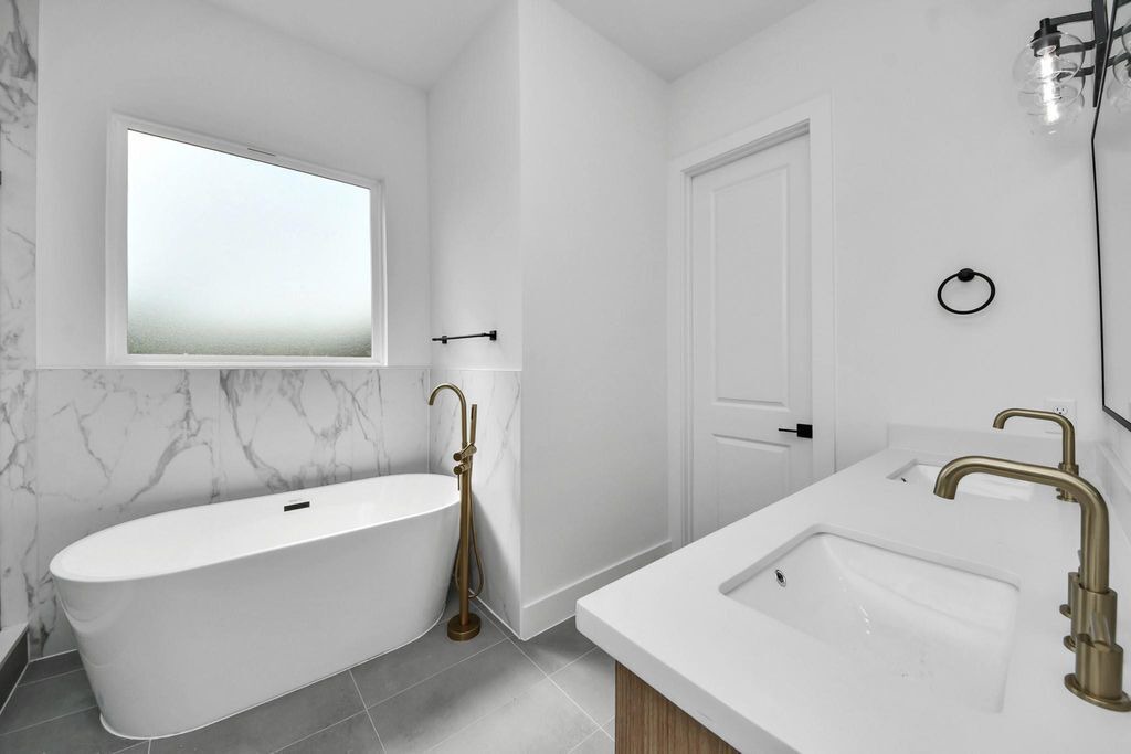 Photo of Bathroom in Foster Place