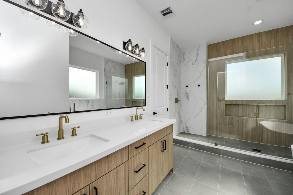 Photo of Bathroom in Foster Place