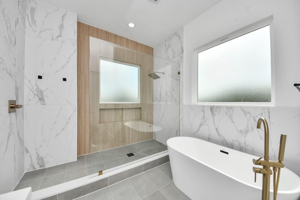 Photo of Bathroom in Foster Place