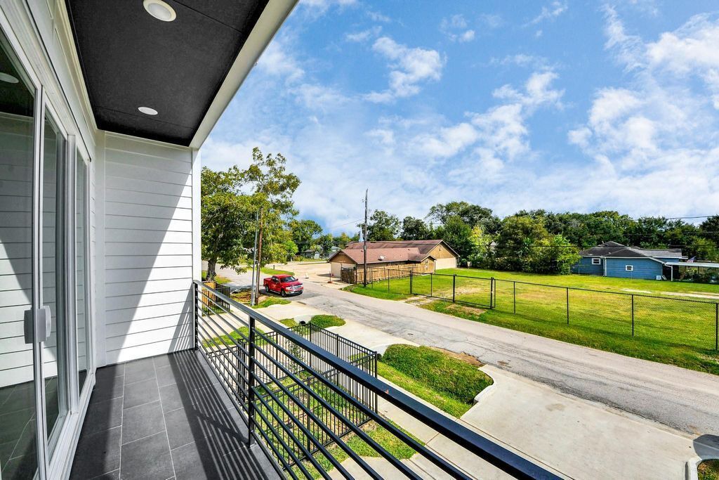 Photo of Outdoor in Foster Place