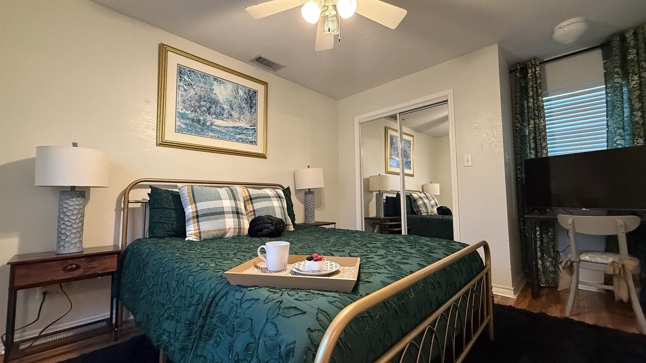 Photo of Bedroom in Sayles Blvd. Area