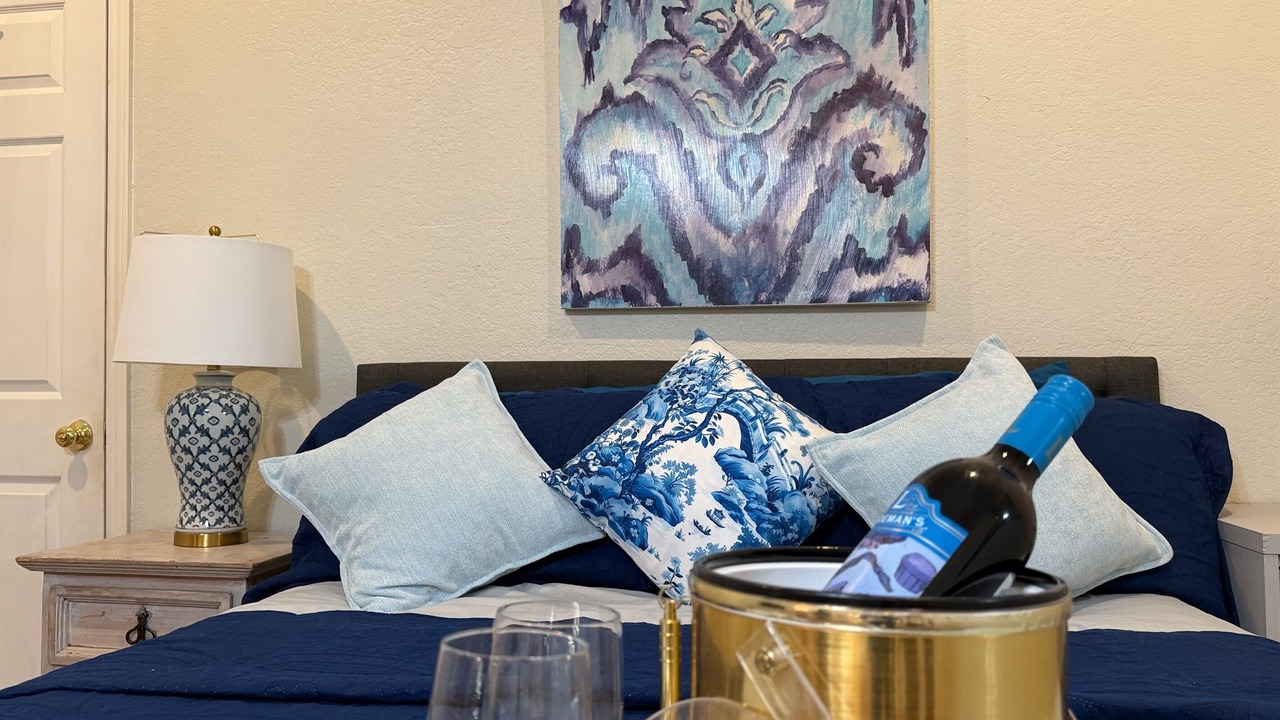 Photo of Bedroom in Sayles Blvd. Area