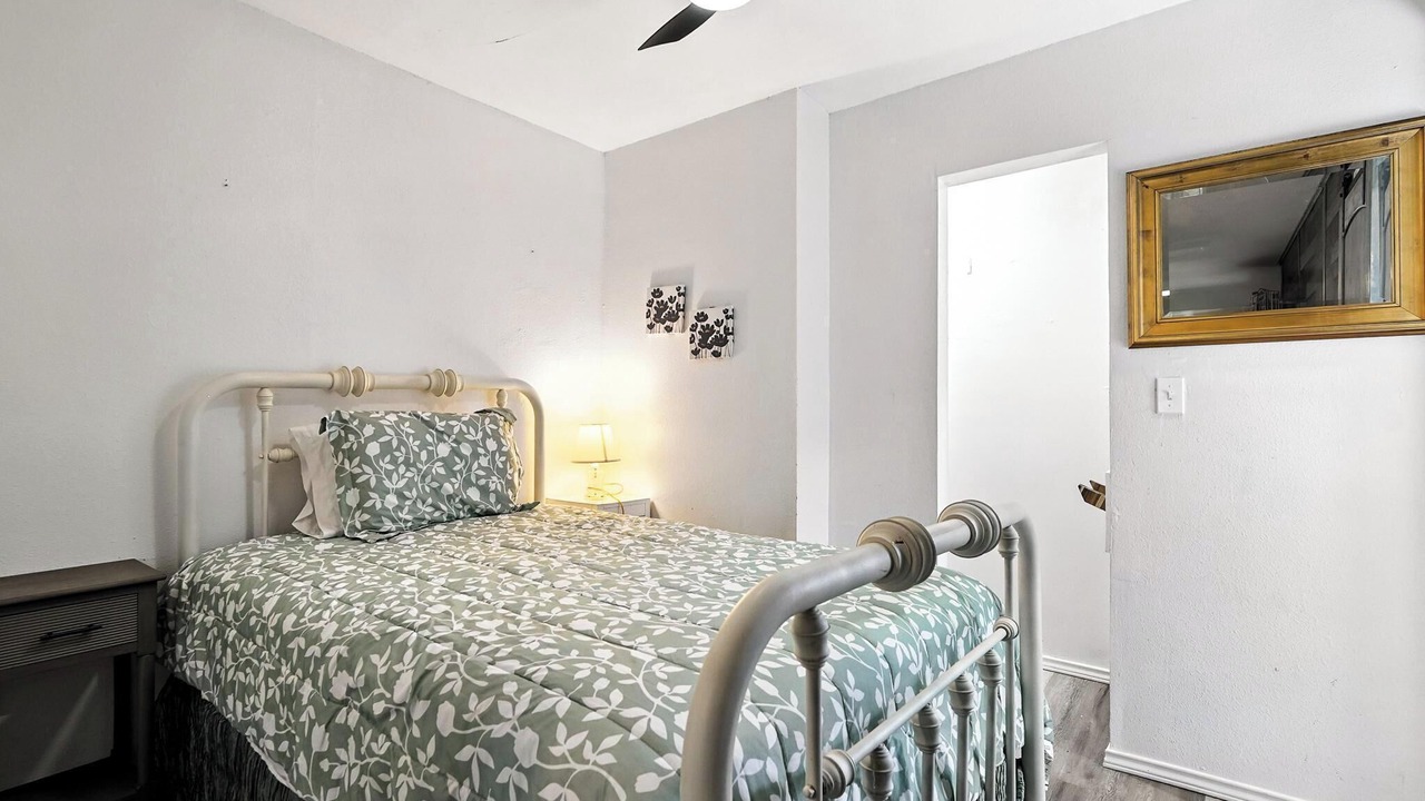 Photo of Bedroom in Sayles Blvd. Area