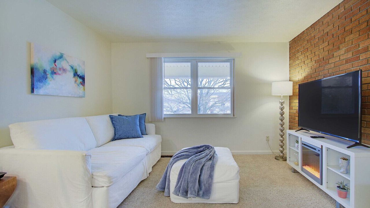 Photo of Livingroom in North Canton