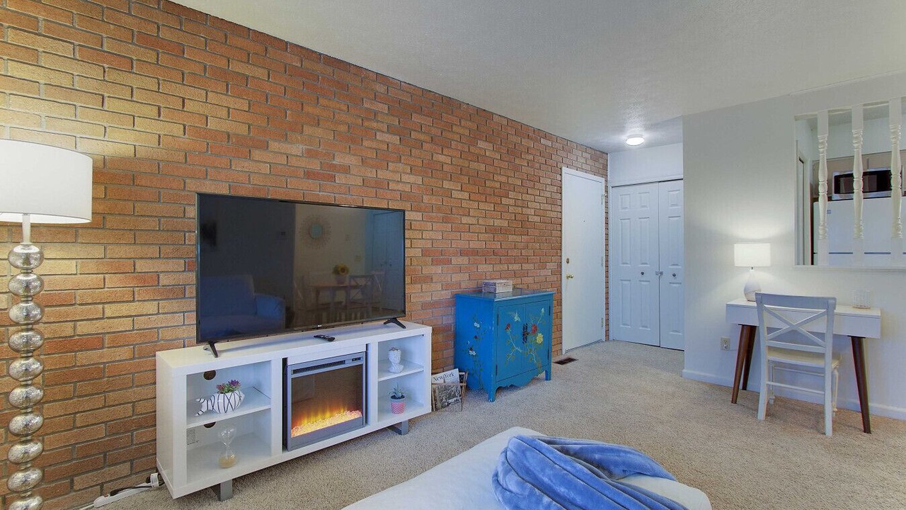 Photo of Livingroom in North Canton