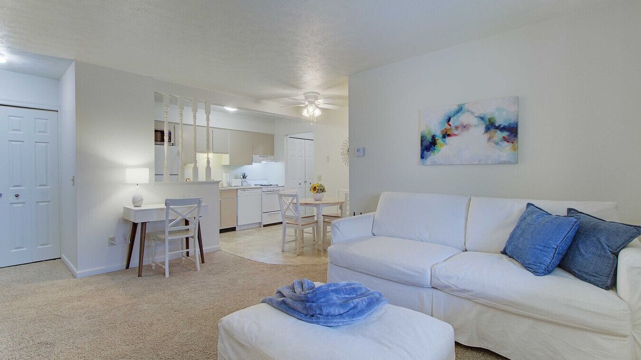 Photo of Livingroom in North Canton