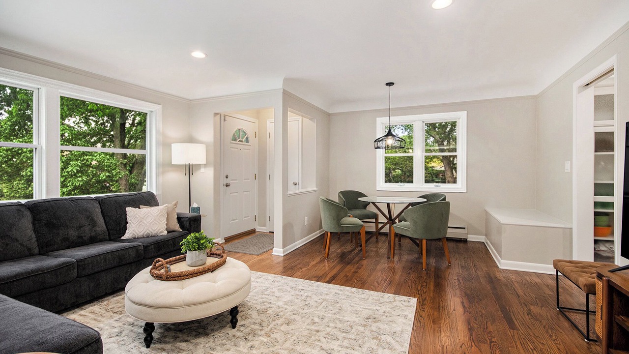 Photo of Livingroom in Royal Oak