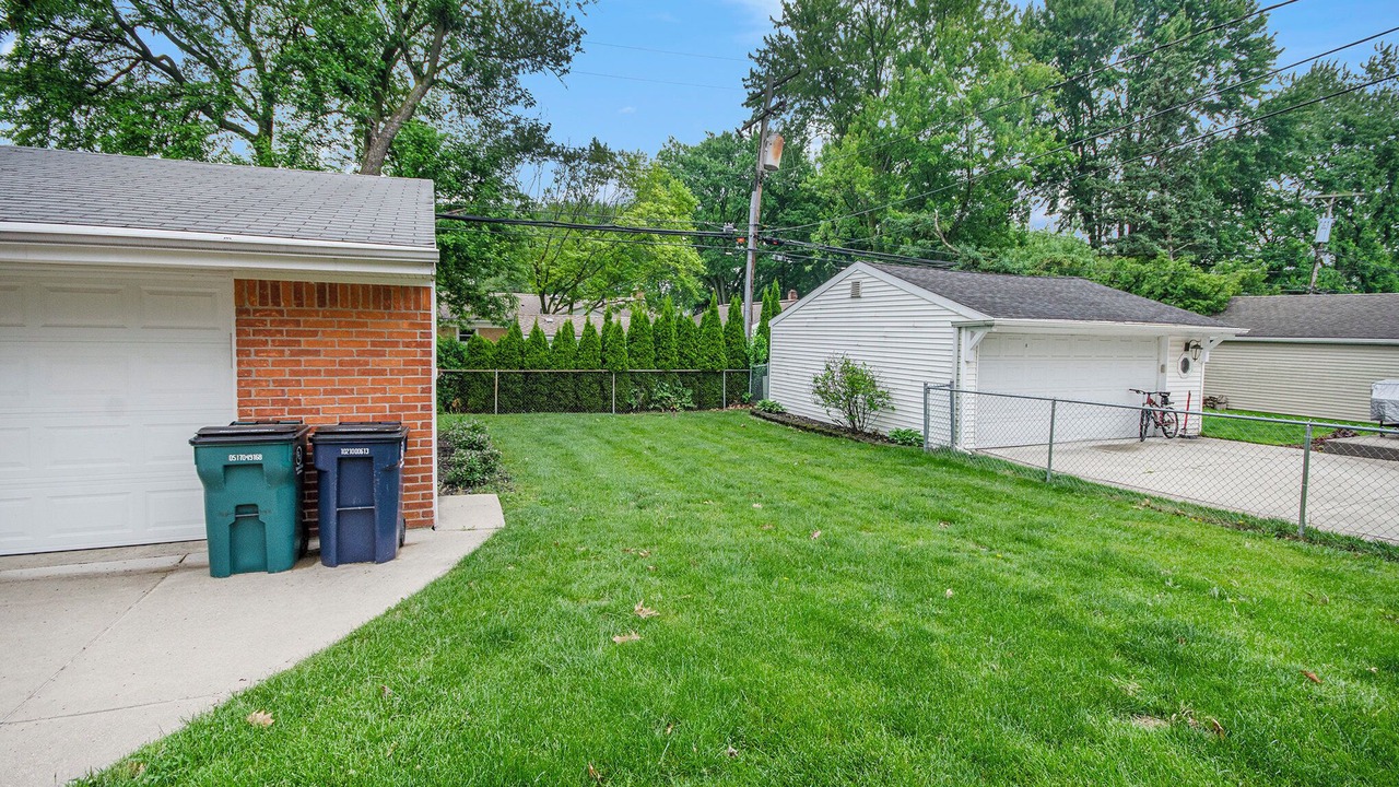 Photo of Outdoor in Royal Oak
