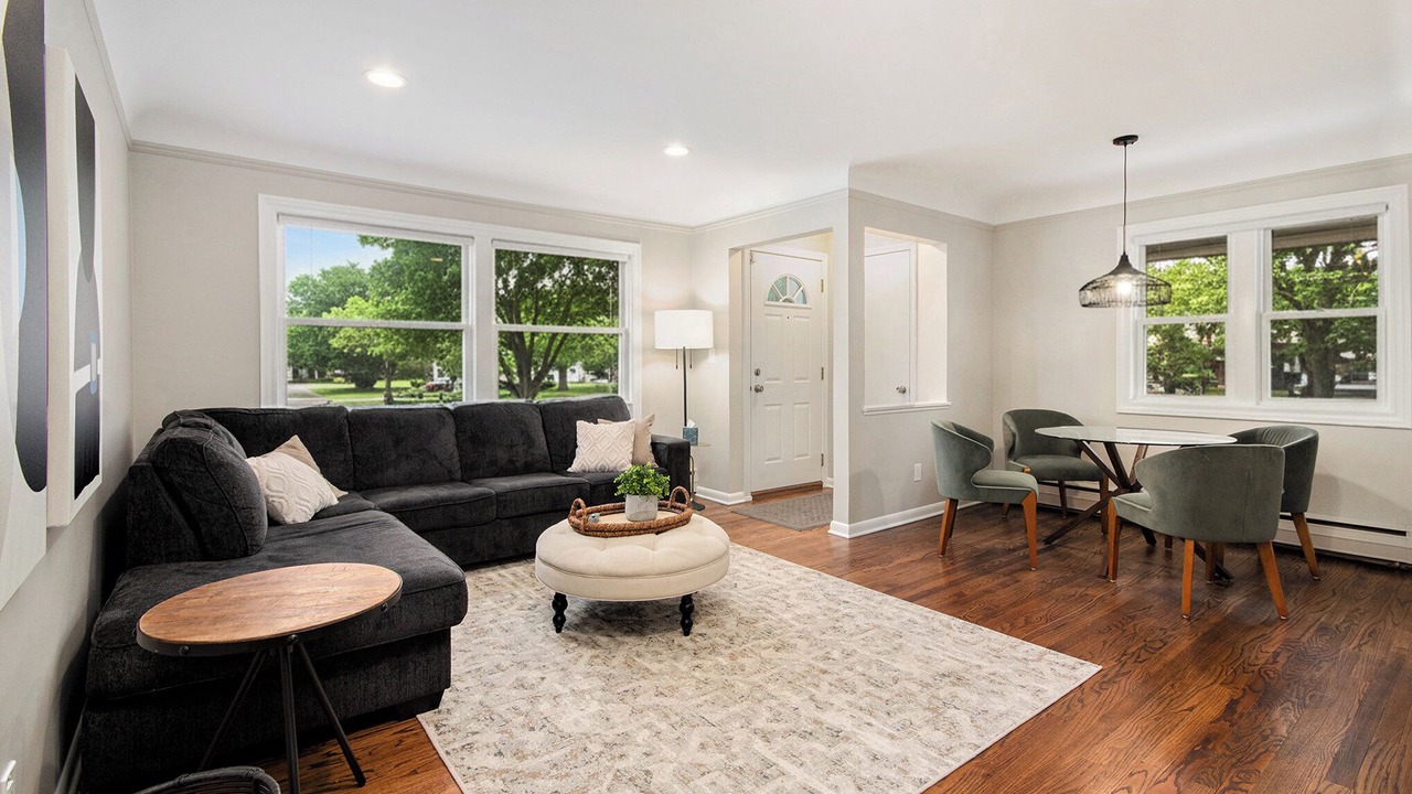 Photo of Livingroom in Royal Oak