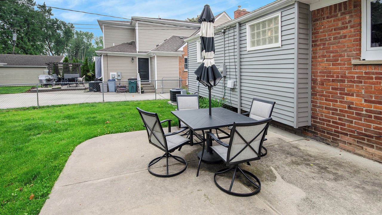 Photo of Outdoor in Royal Oak