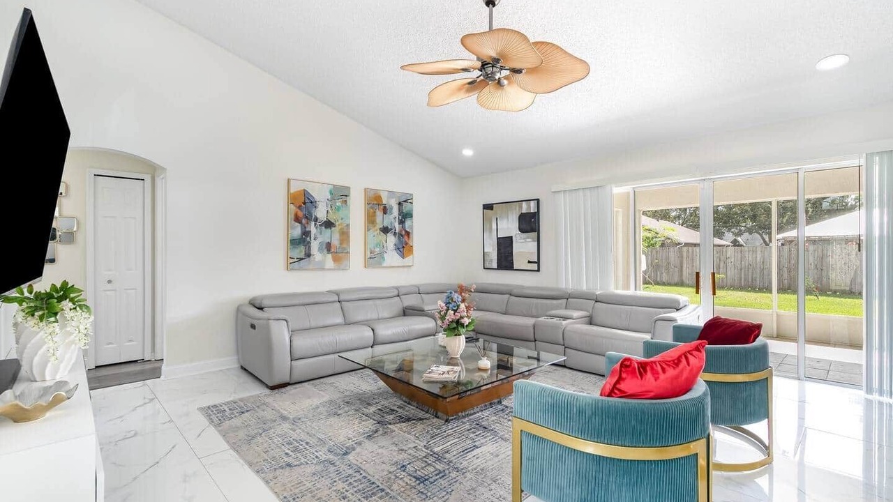 Photo of Livingroom in Port Saint John