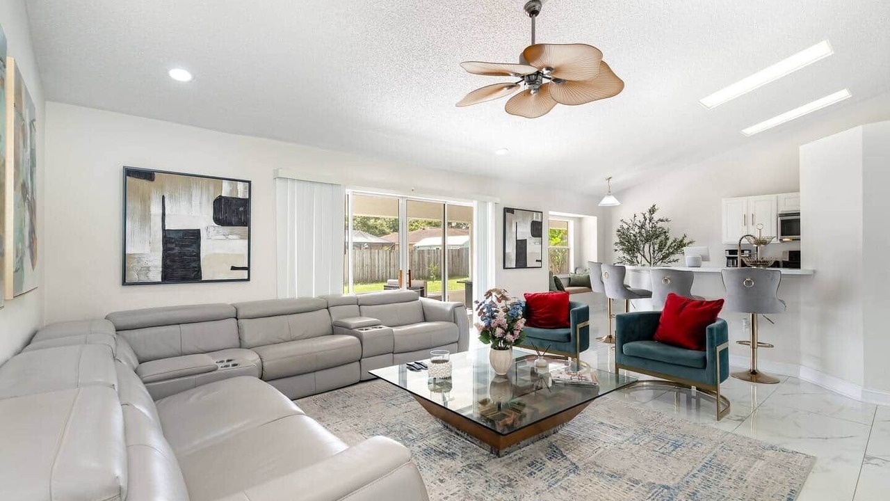 Photo of Livingroom in Port Saint John