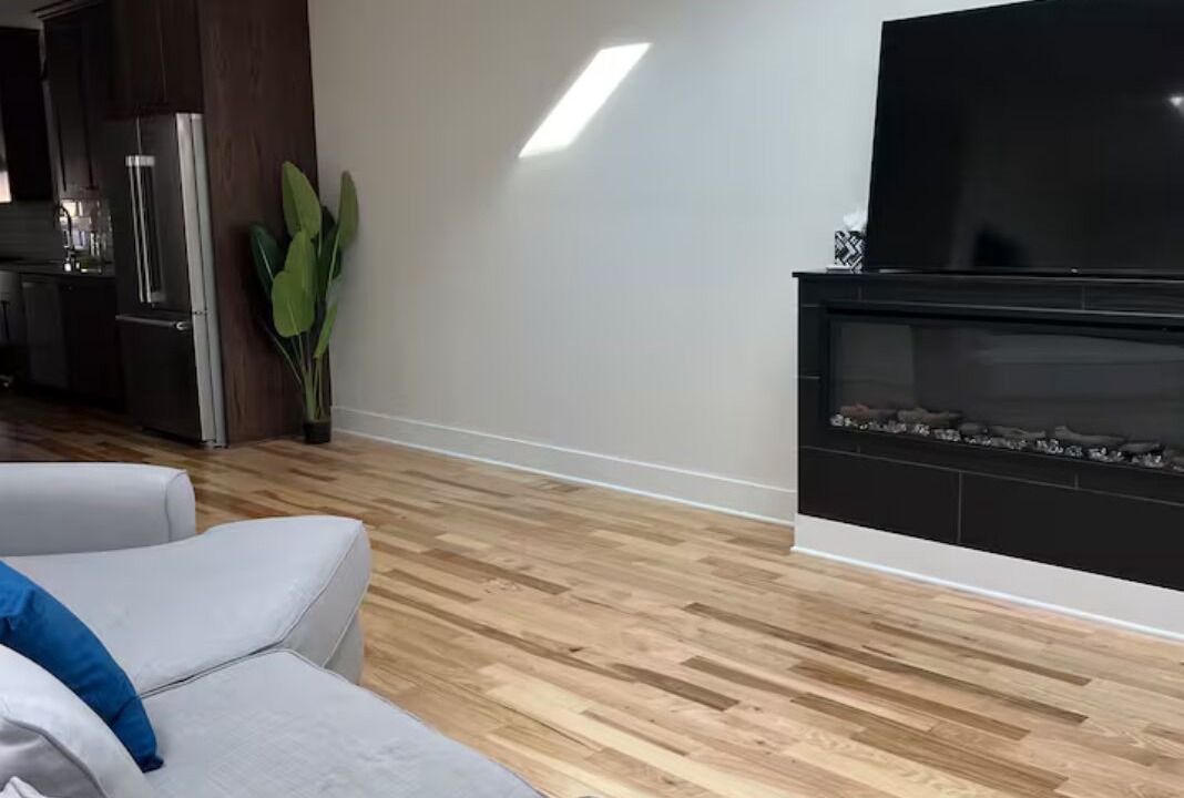 Photo of Livingroom in Midway