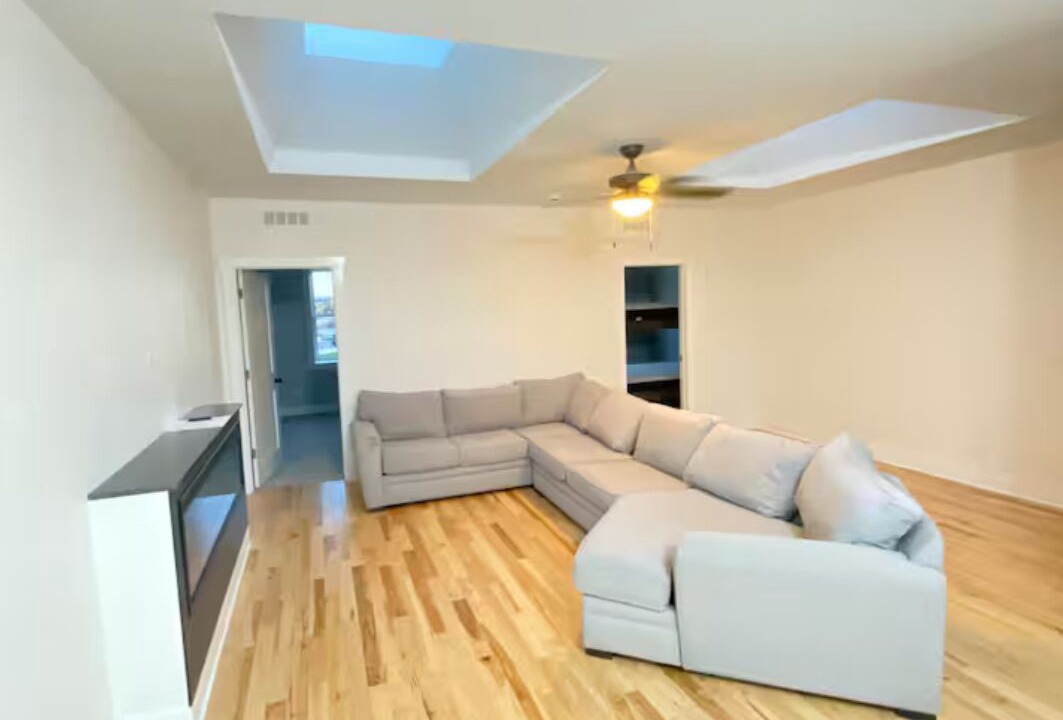 Photo of Livingroom in Midway