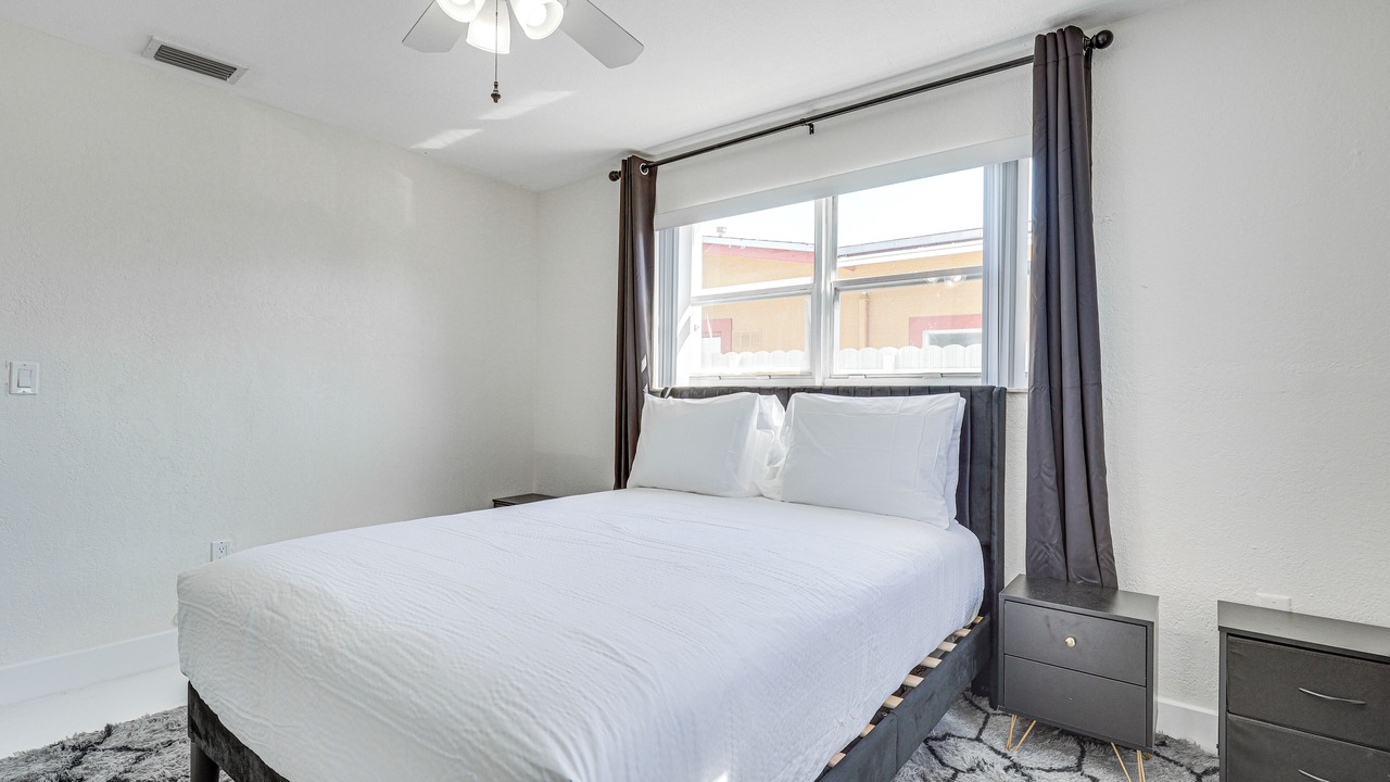 Photo of Bedroom in Miramar