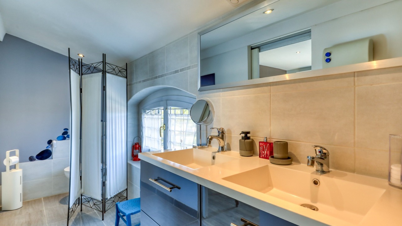 Photo of Bathroom in Saint-Thibery