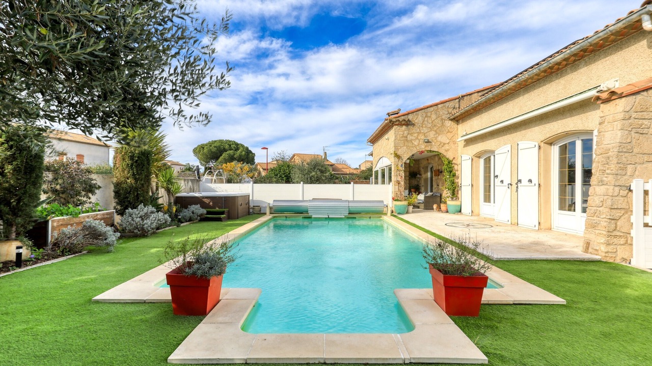 Photo of Outdoor in Saint-Thibery