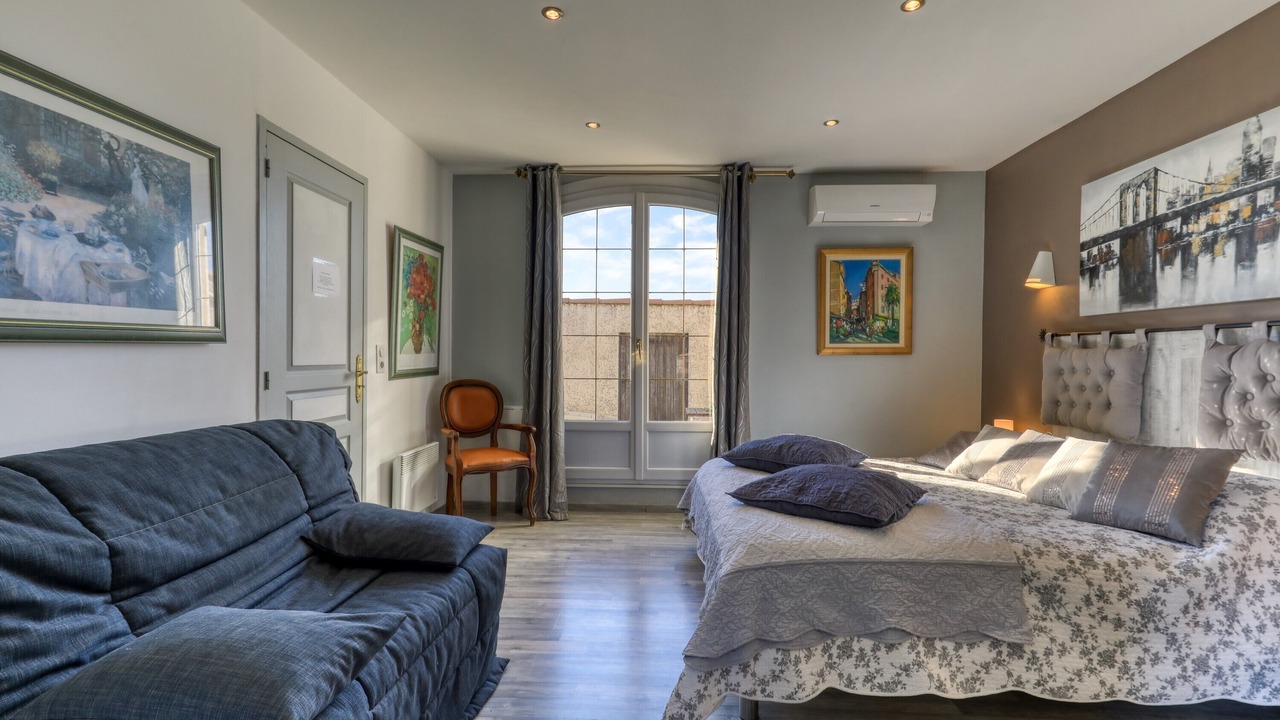 Photo of Bedroom in Saint-Thibery