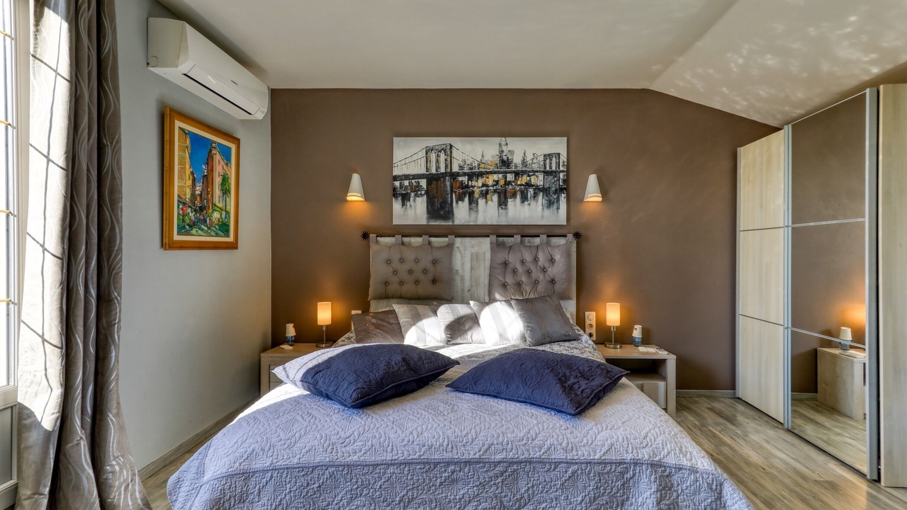 Photo of Bedroom in Saint-Thibery