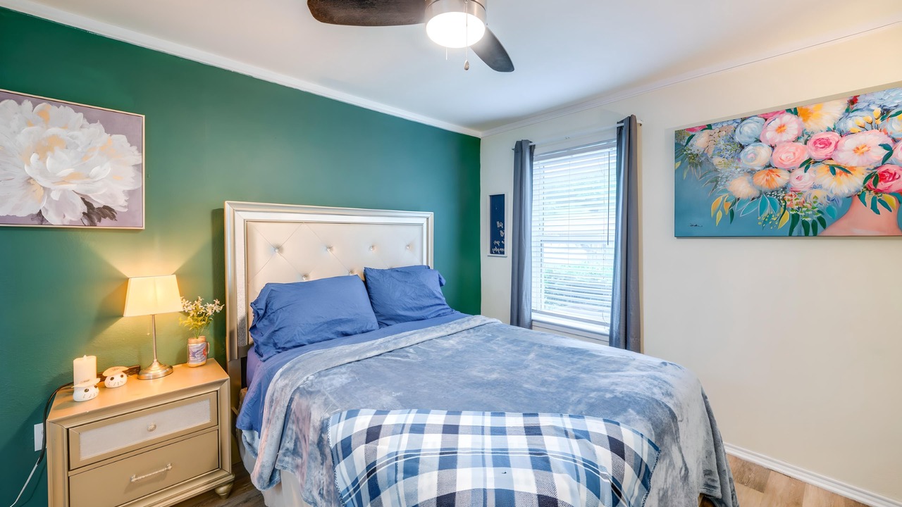 Photo of Bedroom in Lake Highlands