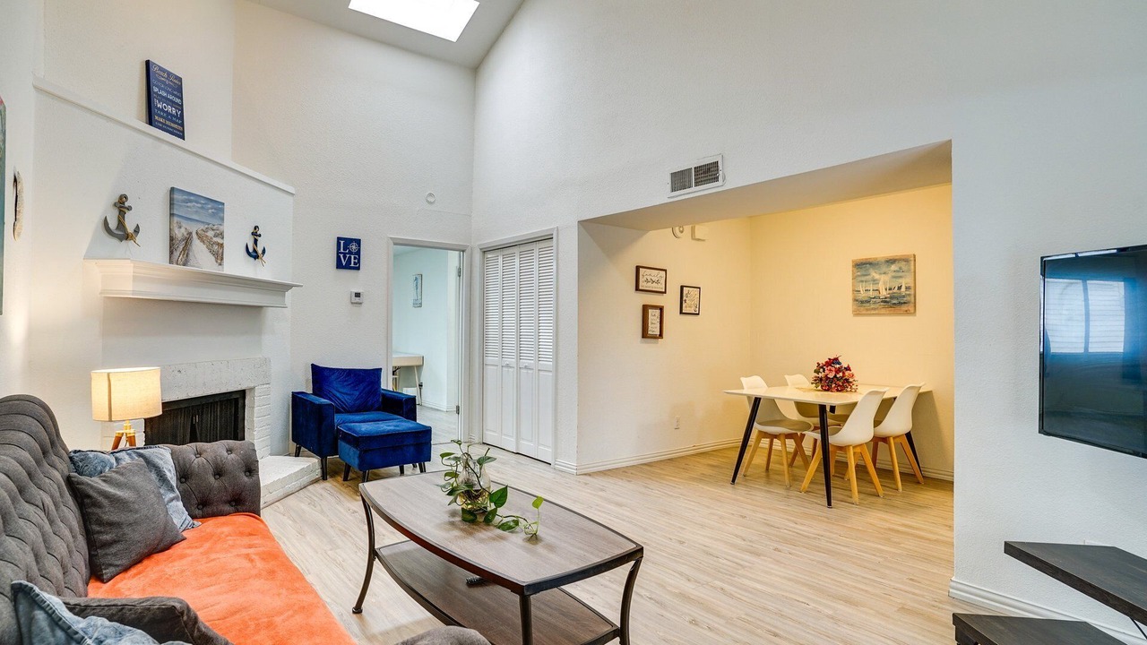 Photo of Livingroom in Northeast Dallas