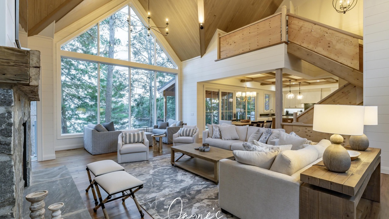 Photo of Livingroom in Muskoka Lakes