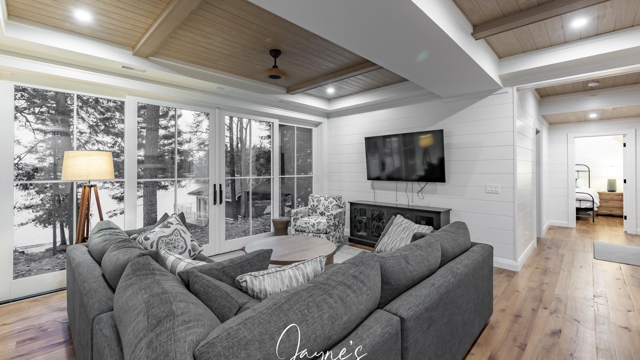 Photo of Bedroom in Muskoka Lakes