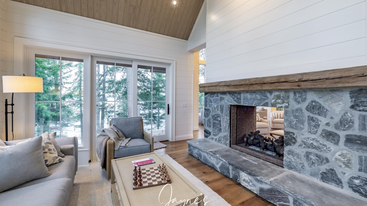 Photo of Livingroom in Muskoka Lakes