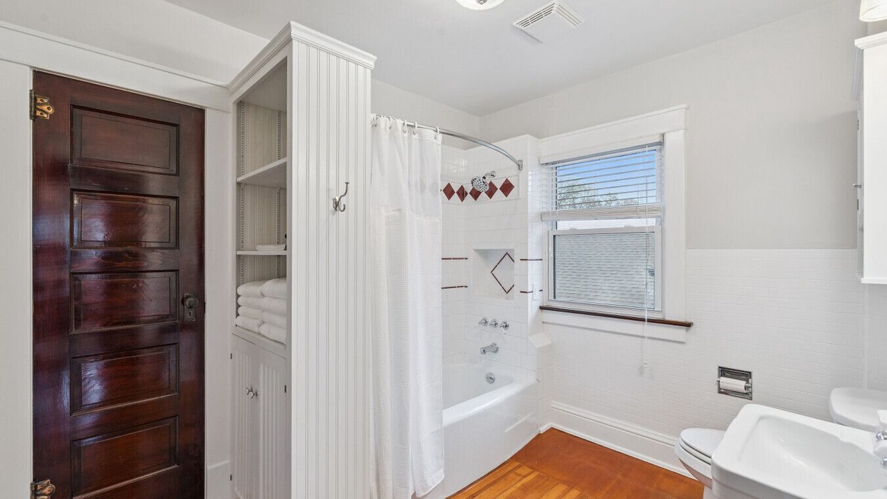 Photo of Bathroom in Pella