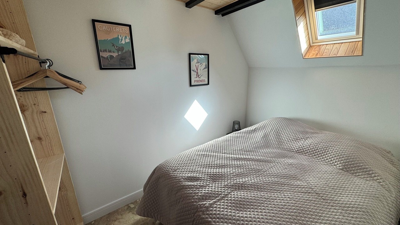 Photo of Bedroom in Campan