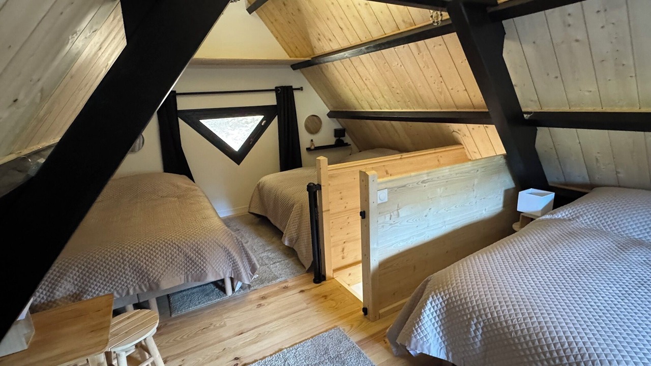 Photo of Bedroom in Campan