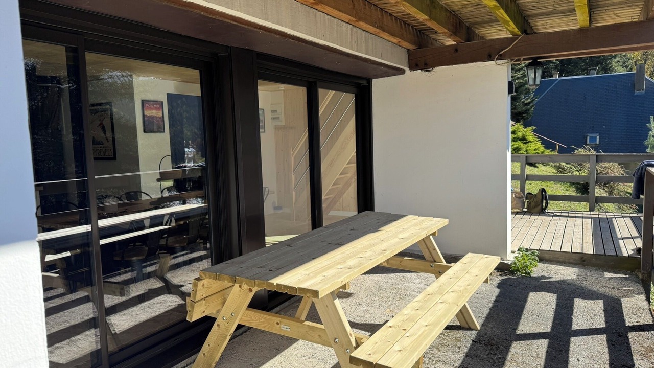 Photo of Outdoor in Campan